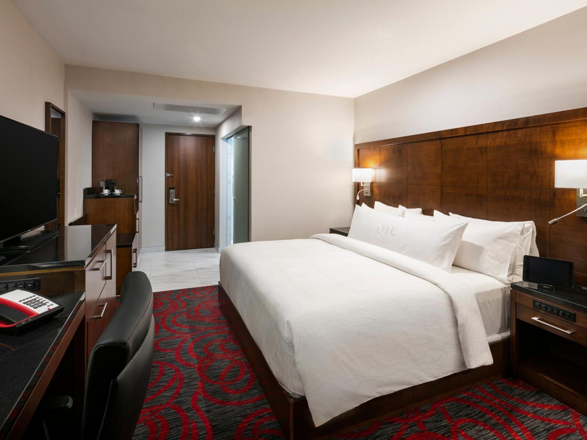 Otl Gouverneur Chicoutimi Exterior foto A guest room at the hotel
